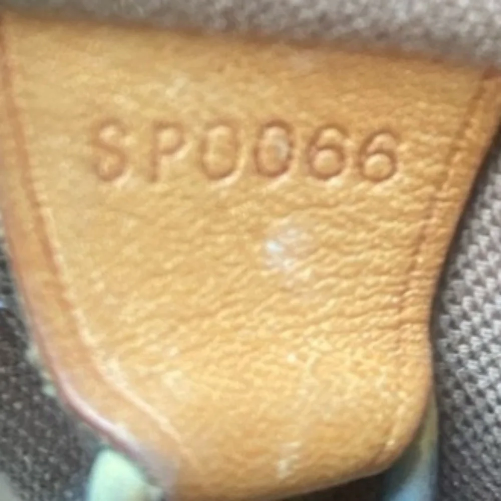 Louis Vuitton Monogram Montsouris MM Backpack - Picture 4 of 13